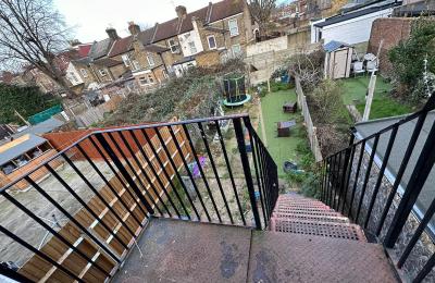 Flat 3 double bedroom flat in East Ham E6 1NQ